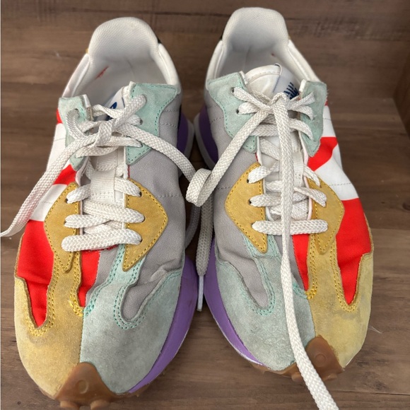 New Balance 327 - Picture 2 of 5